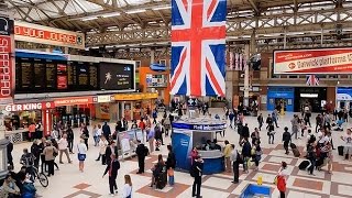 A Walk Through The London Victoria Station London England [upl. by Flan667]